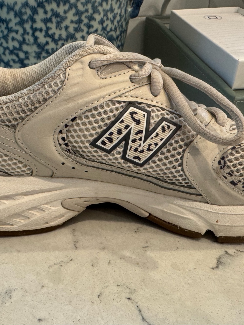 New Balance 530 sneakers in beige and leopard print Women’s size 7 - Picture 8 of 10